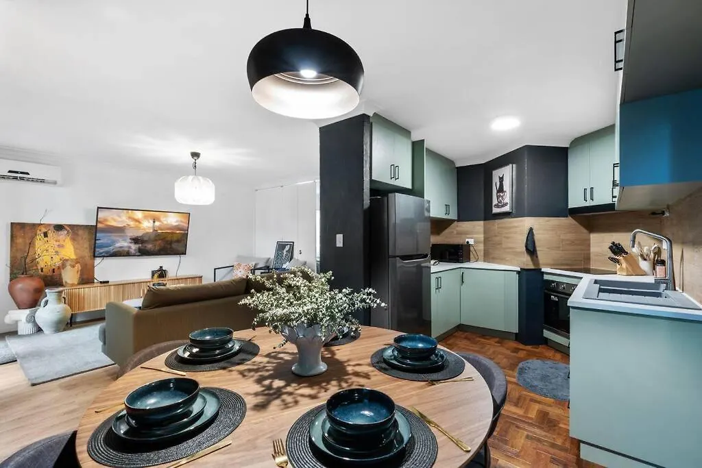 Kontakt z 3Br Unit Stylish Retreat Southperth
